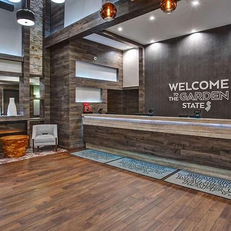 Hampton Inn And Suites Newark Airport Элизабет Интерьер фото
